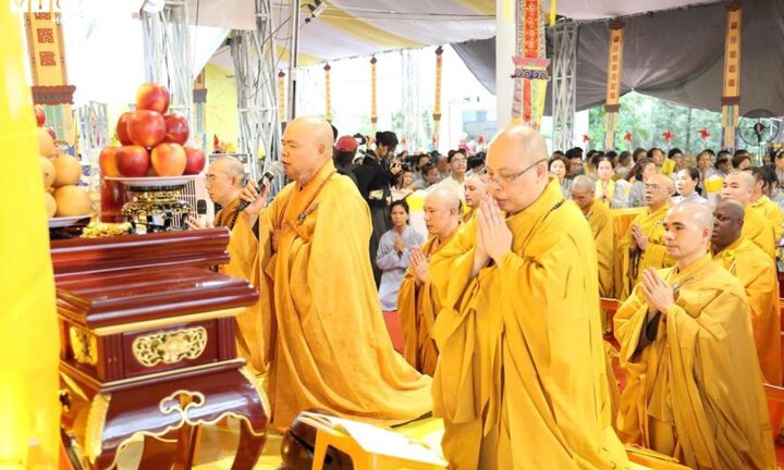 5h sáng 27/7: Các chùa cử chuông, trống Bát nhã tưởng niệm liệt sĩ