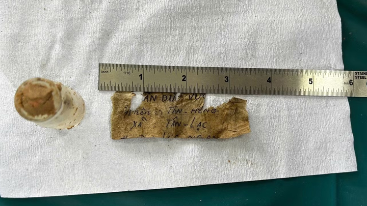 Kỳ tích sau 50 năm: Mảnh giấy trong lọ penicillin hé lộ danh tính liệt sĩ