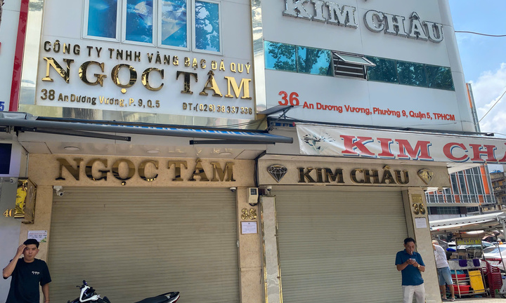 Người TP.HCM ‘toát mồ hôi’ đi bán kim cương