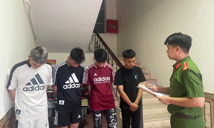 Triệu tập nhóm thanh niên vác ‘phóng lợn’ đâm chém gây náo loạn trong đêm