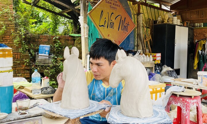Những thợ trẻ hồi sinh làng gốm cổ 500 năm tuổi