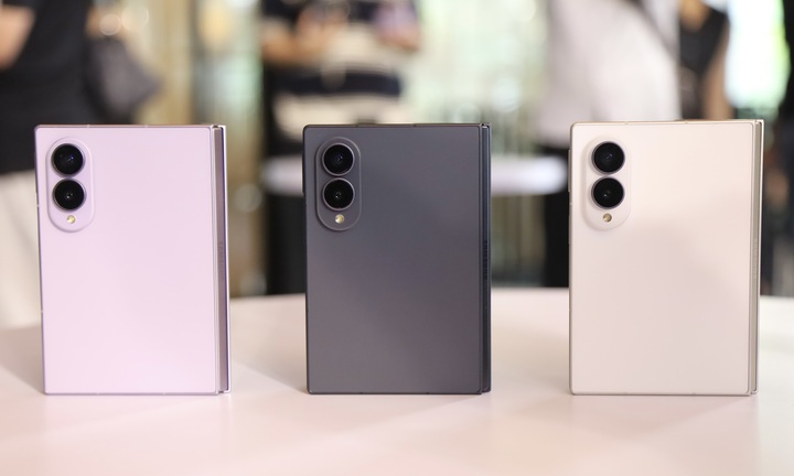 Smartphone gập Samsung hút khách, Galaxy Z Fold8 vượt trội về lượng quan tâm