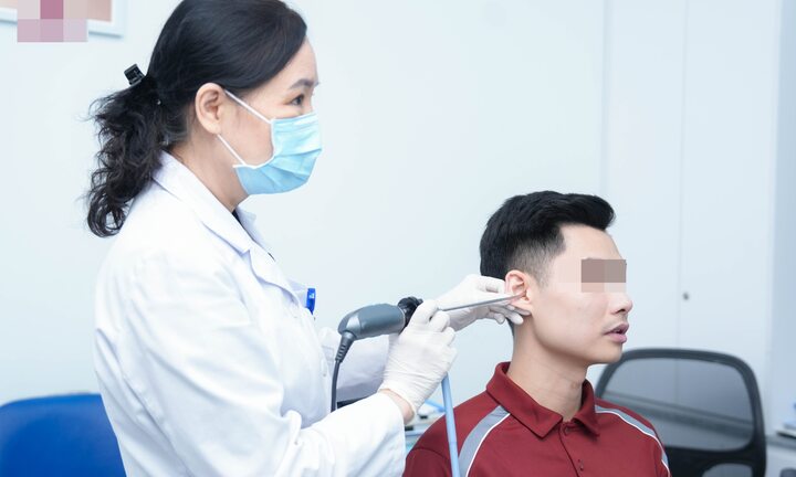 Hỏng thính lực vì đeo tai nghe quá lâu