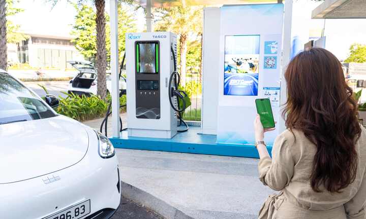 Hơn 350 trụ sạc ô tô điện chính thức liên thông qua VETC