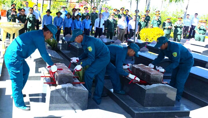 Từ lời kể của cựu giao liên 96 tuổi, quy tập 2 hài cốt liệt sĩ giữa rừng sâu