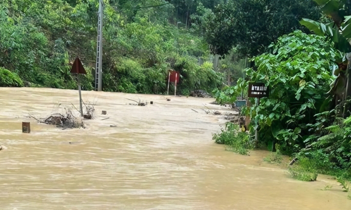 Mưa lũ gây thiệt hại hơn 8,6 tỷ đồng ở Lào Cai, 35 hộ dân phải sơ tán