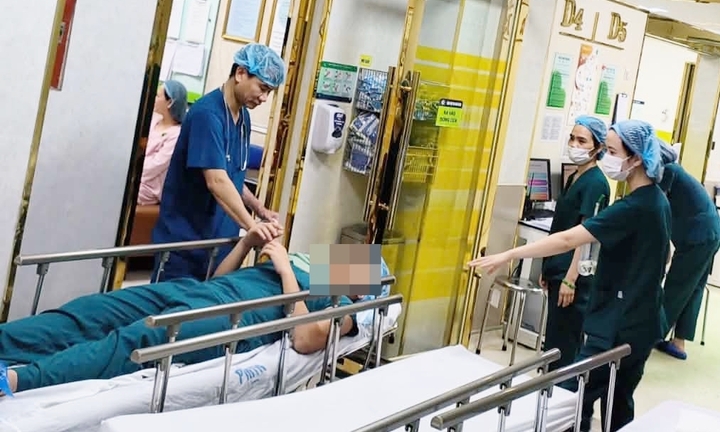 Chồng vào động viên vợ sinh, bất ngờ ngất xỉu trong phòng mổ