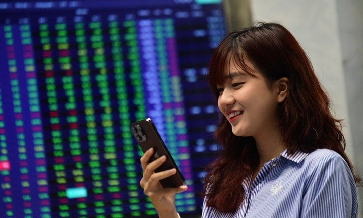 Loạt cổ phiếu thăng hoa, VN-Index tăng hơn 27 điểm