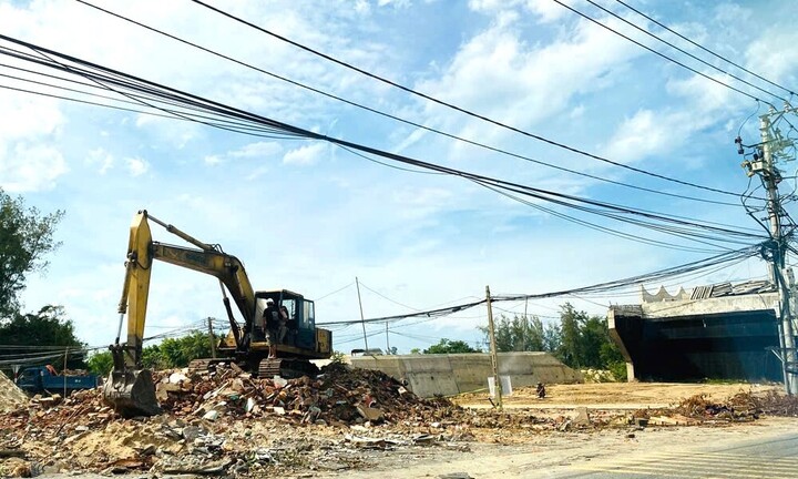 Cầu Nghĩa Tự 315 tỷ đồng thoát cảnh 'đắp chiếu', hẹn thông xe tháng 11