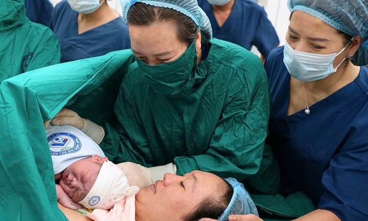 Tiếng khóc chào đời đánh dấu ngày BV Phụ sản Trung ương cơ sở 2 hoạt động