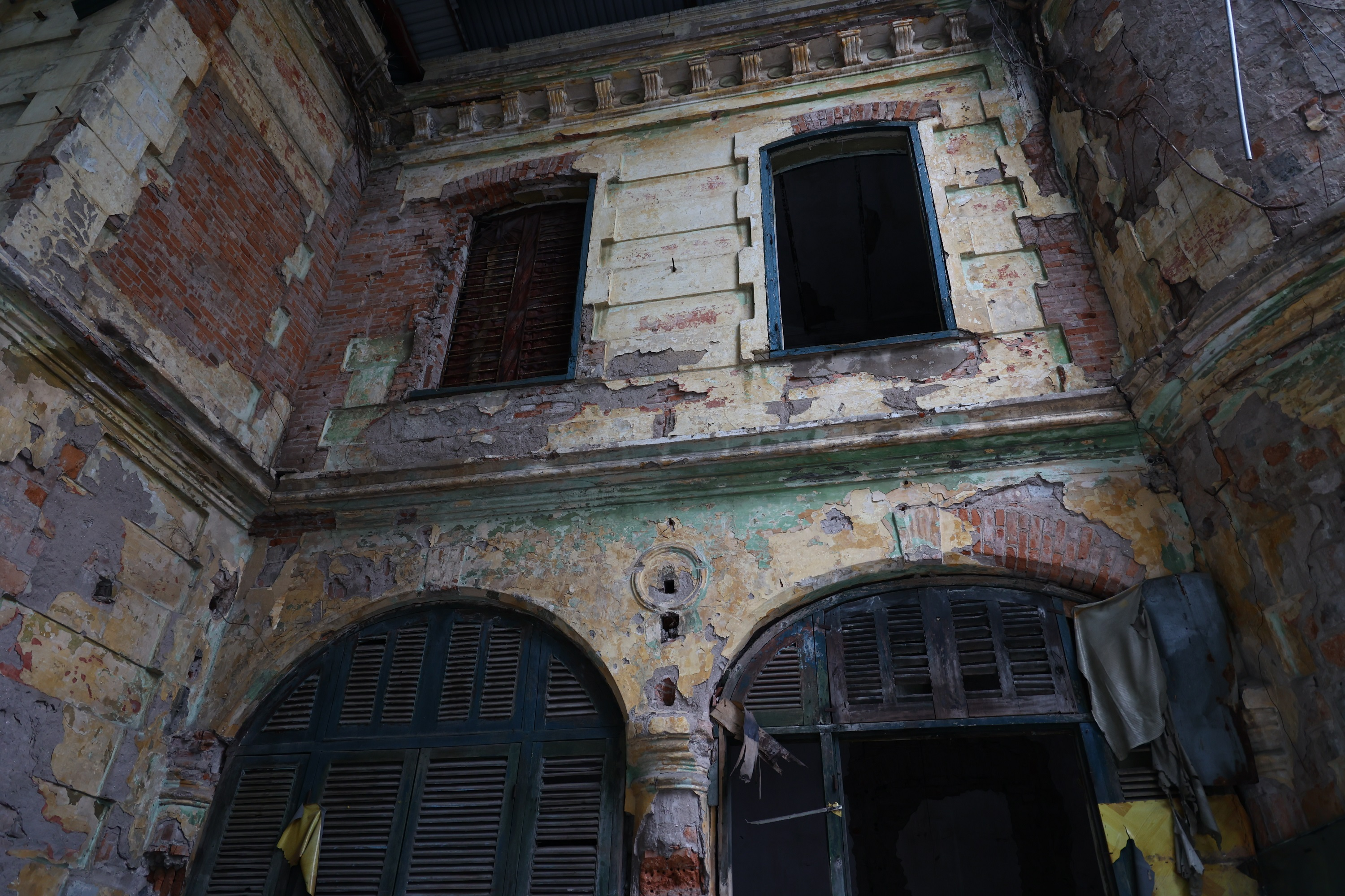 Diện mạo căn biệt thự Pháp cổ nằm giữa khu đất 'kim cương' sau 1 năm trùng tu - 6