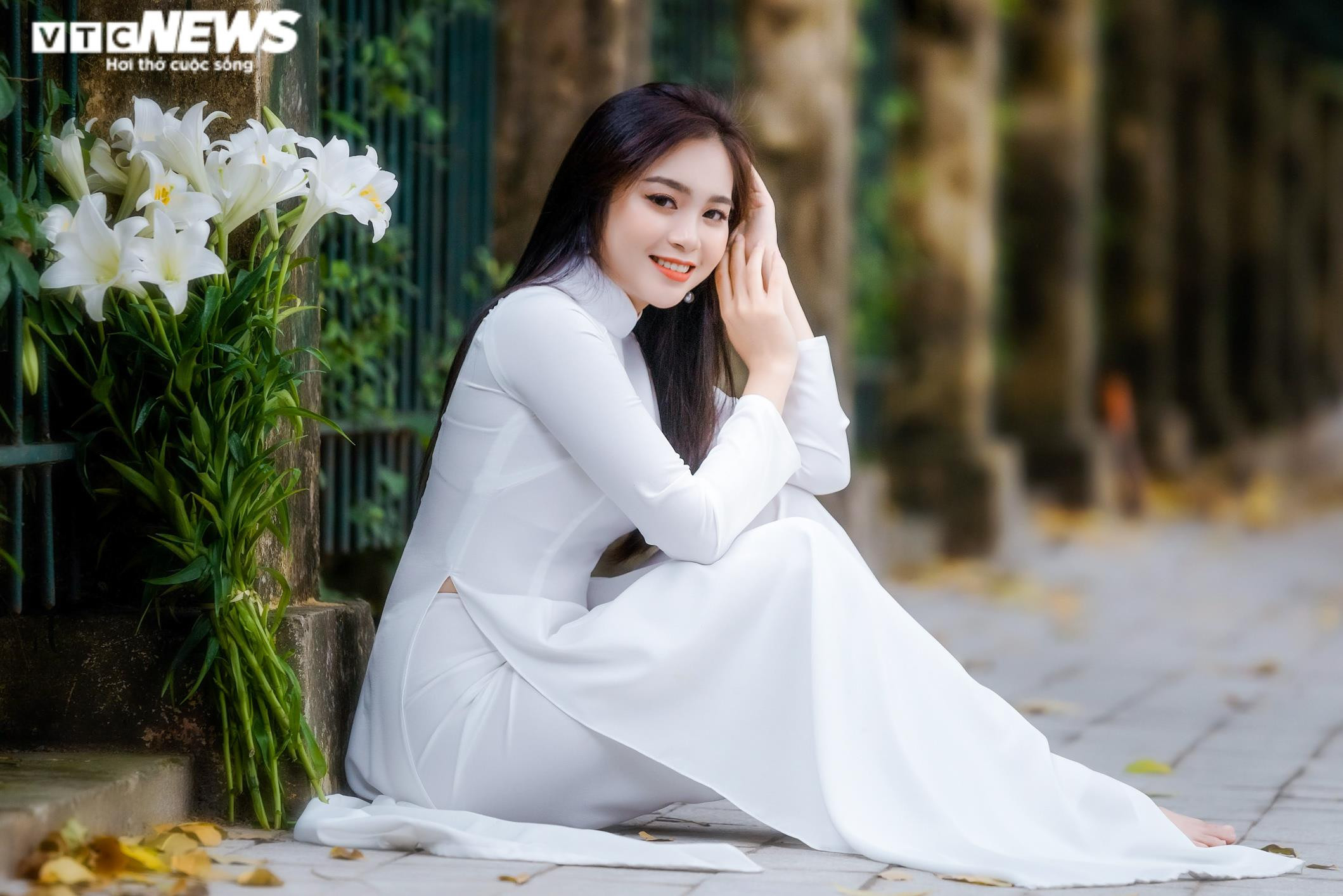 Ảnh: Hoa loa kèn khoe sắc khắp phố phường Hà Nội - 10