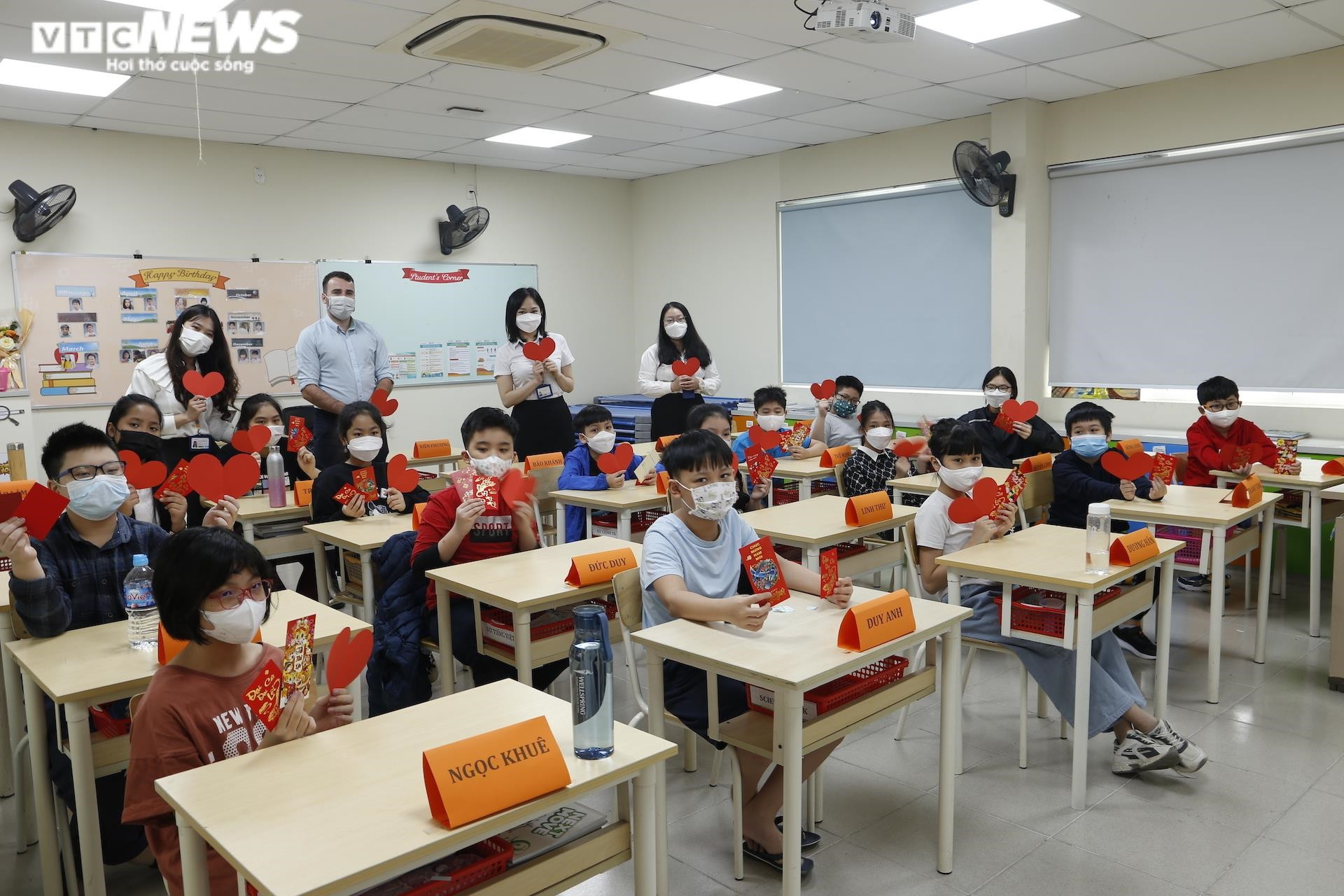 Những cảm xúc đặc biệt ngày đầu học sinh tiểu học trở lại trường - 15