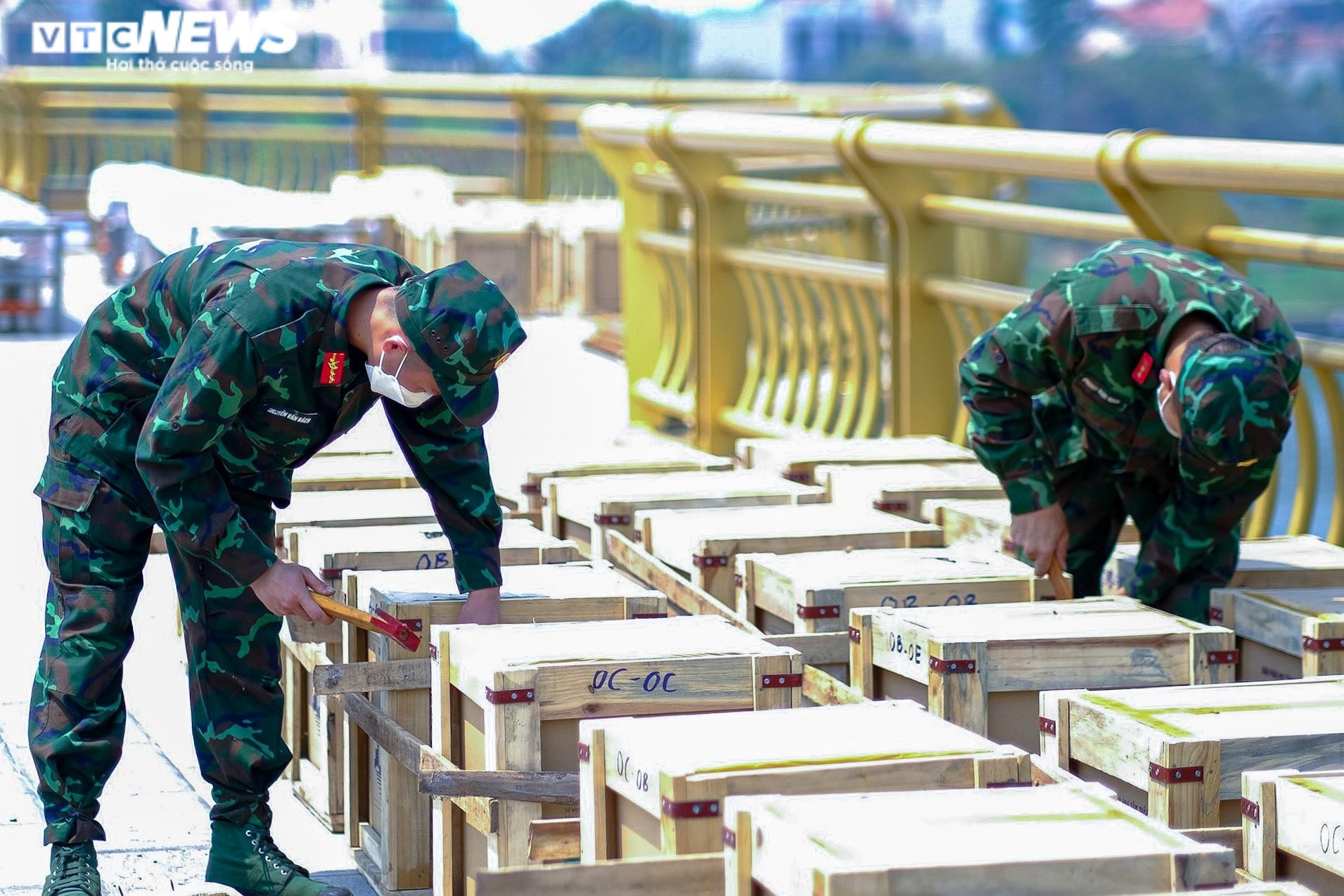 Cận cảnh trận địa pháo hoa tại lễ hội Đền Hùng 2022 trước giờ khai hỏa - 6