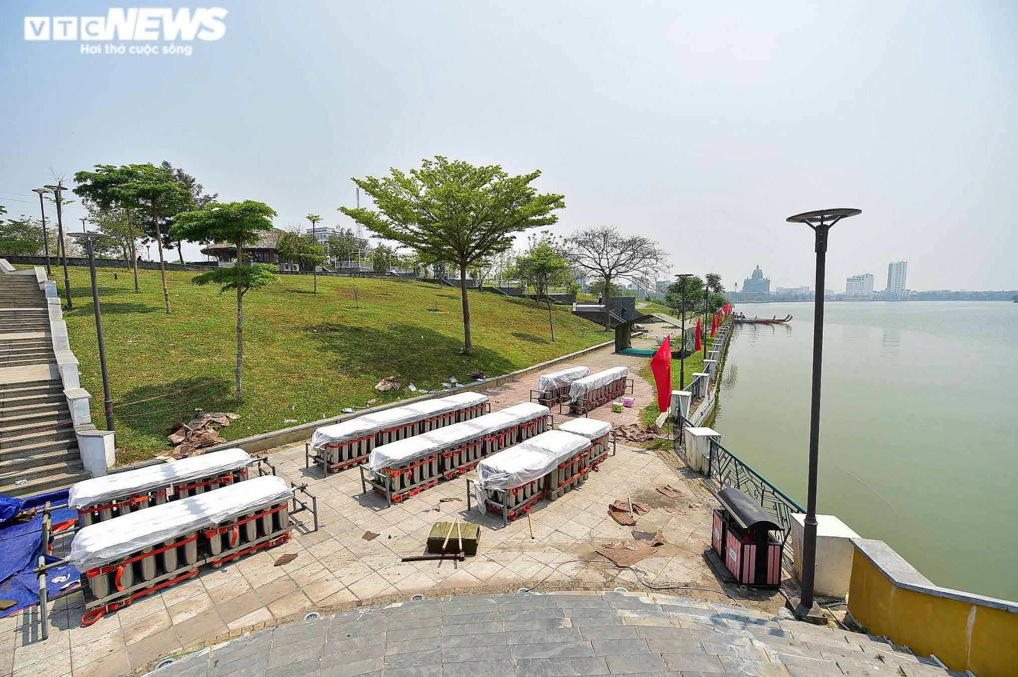 Cận cảnh trận địa pháo hoa tại lễ hội Đền Hùng 2022 trước giờ khai hỏa - 10