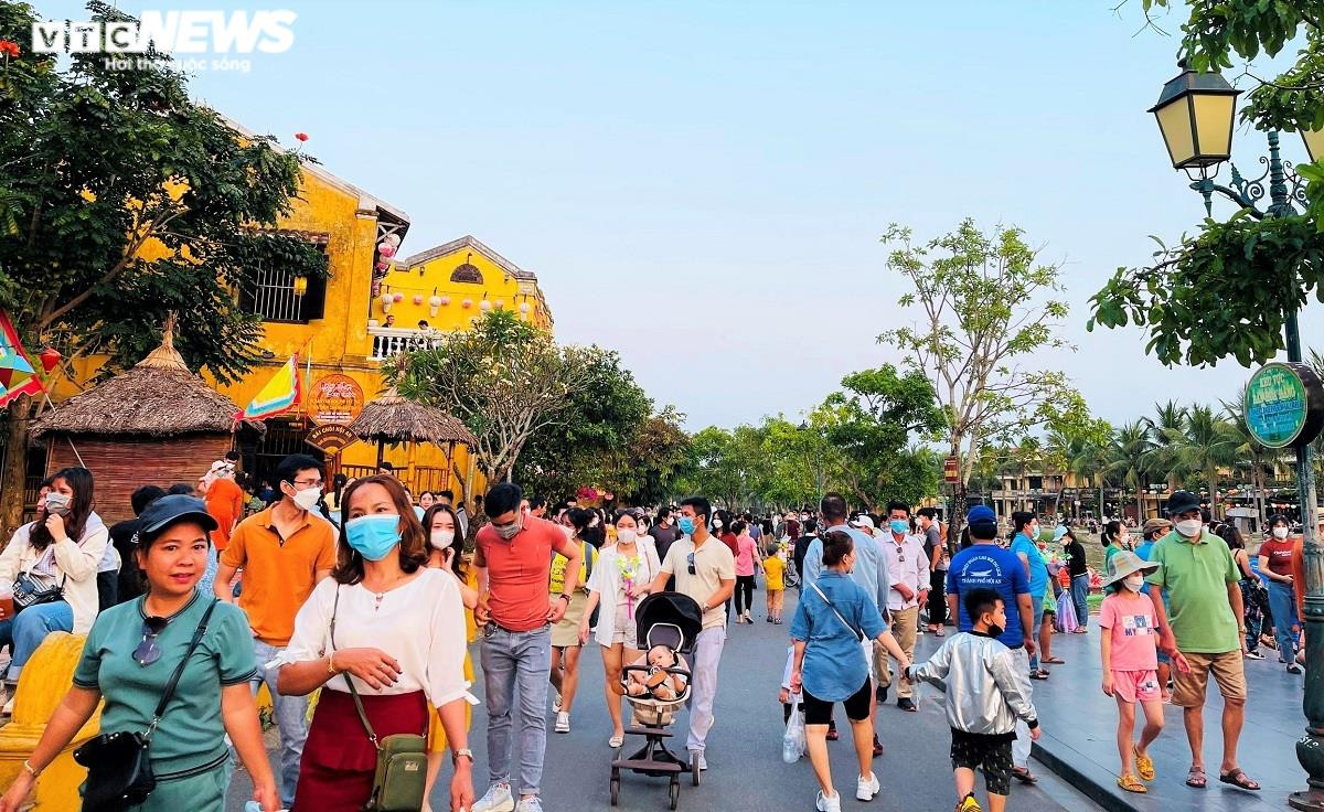 Ảnh: Hai khu di sản văn hóa thế giới ở Quảng Nam ken đặc du khách - 7