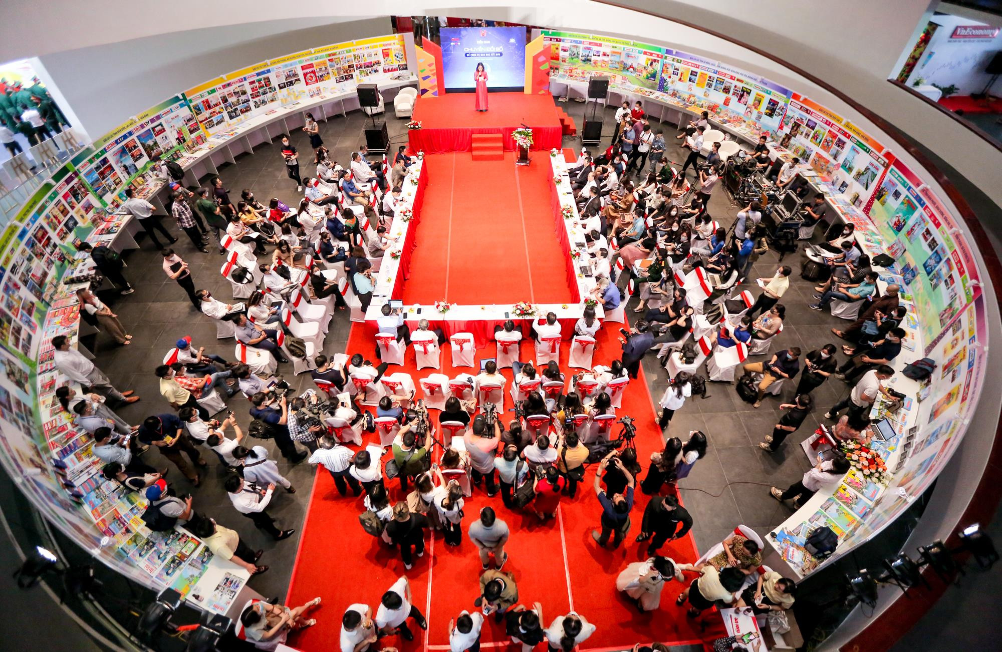 Báo chí chuyển đổi số để phục vụ bạn đọc tốt hơn - 2