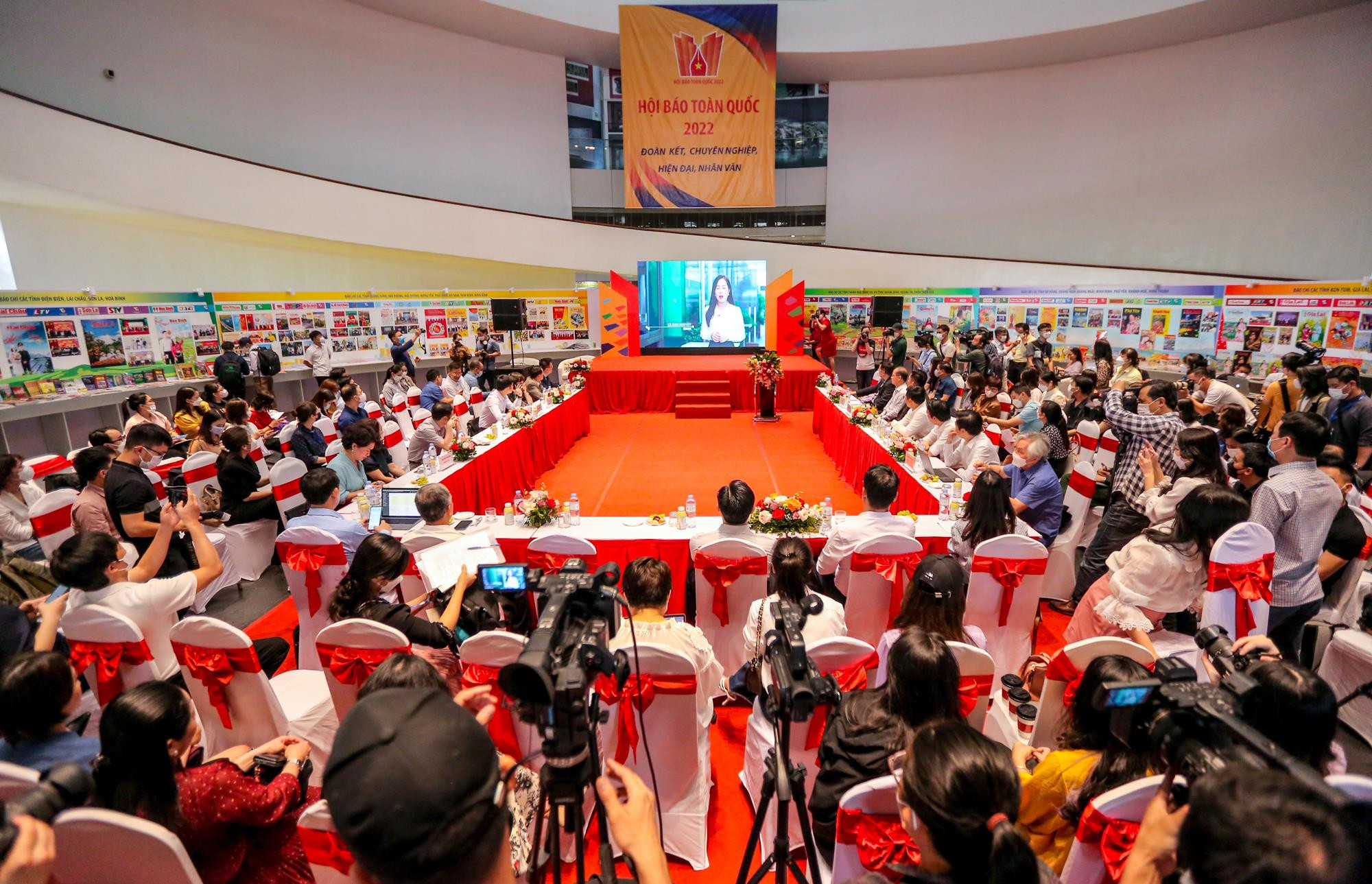 Báo chí chuyển đổi số để phục vụ bạn đọc tốt hơn - 1