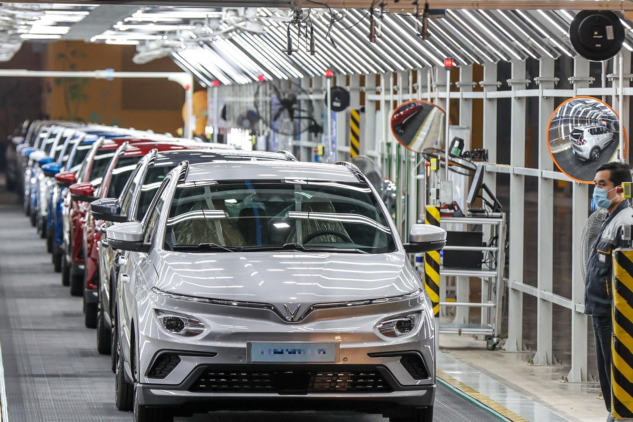 Báo Pháp: VinFast sẽ giúp Việt Nam thành cường quốc ô tô với tốc độ nhanh nhất - 2