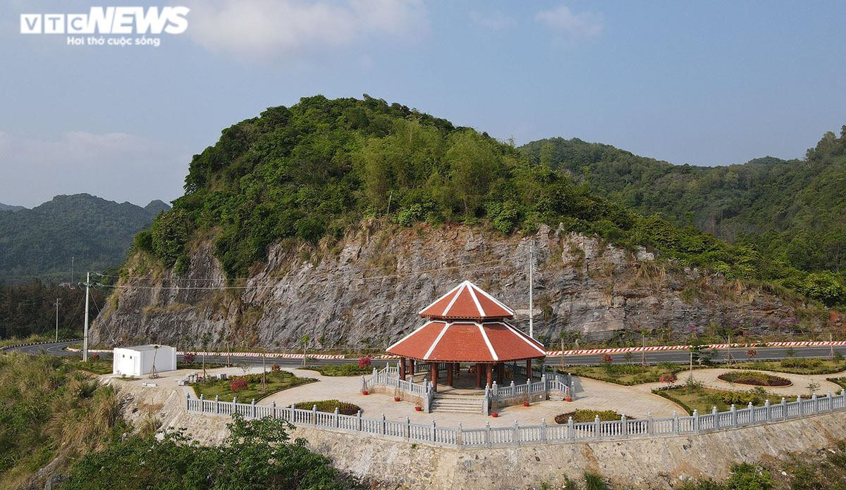 Hải Phòng: Chiêm ngưỡng con đường nghìn tỷ đẹp như tranh vẽ xuyên đảo Cát Bà - 10