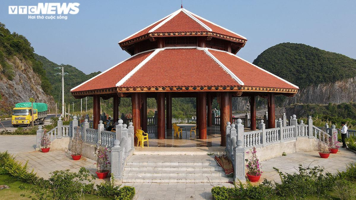 Hải Phòng: Chiêm ngưỡng con đường nghìn tỷ đẹp như tranh vẽ xuyên đảo Cát Bà - 12