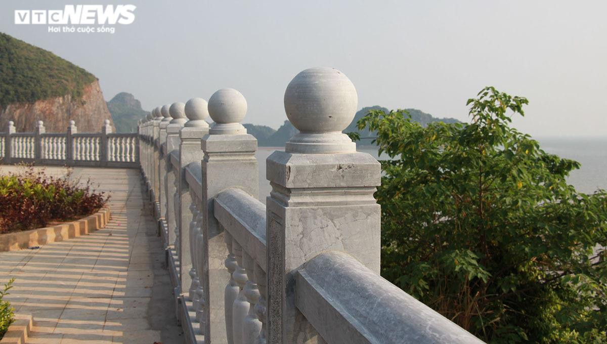 Hải Phòng: Chiêm ngưỡng con đường nghìn tỷ đẹp như tranh vẽ xuyên đảo Cát Bà - 14