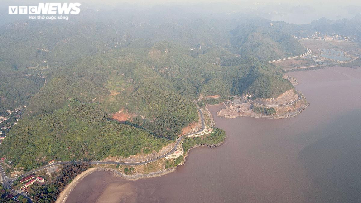 Hải Phòng: Chiêm ngưỡng con đường nghìn tỷ đẹp như tranh vẽ xuyên đảo Cát Bà - 3