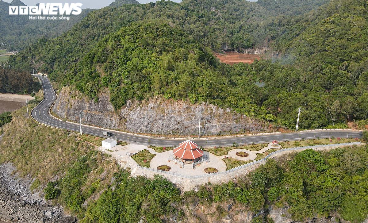 Hải Phòng: Chiêm ngưỡng con đường nghìn tỷ đẹp như tranh vẽ xuyên đảo Cát Bà - 9