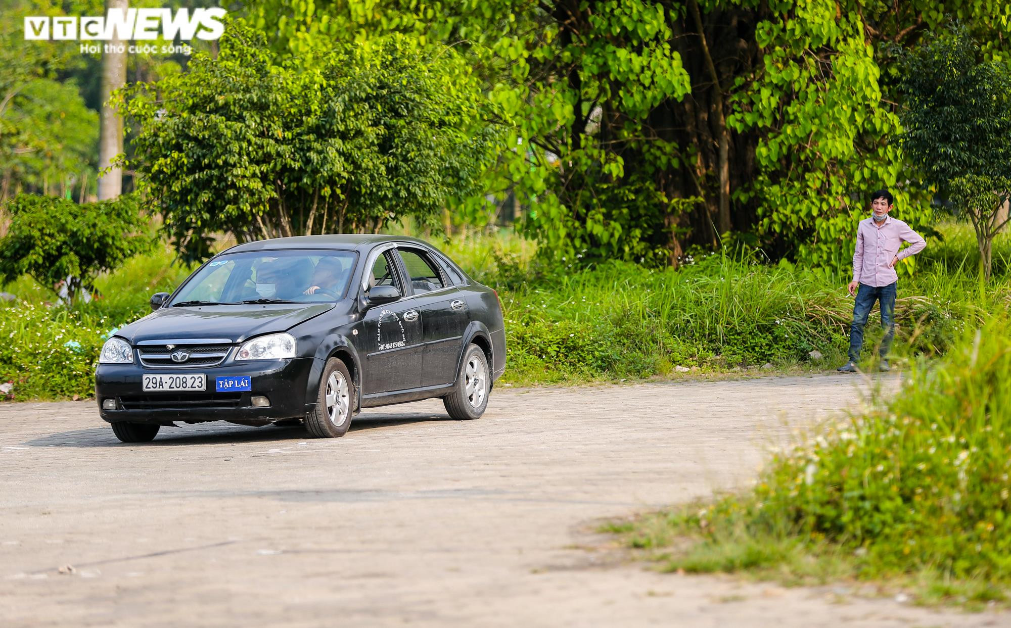 Ảnh: Công viên gần 160 nghìn m2 ở Hà Nội thành nơi... trồng rau, nuôi gà - 18