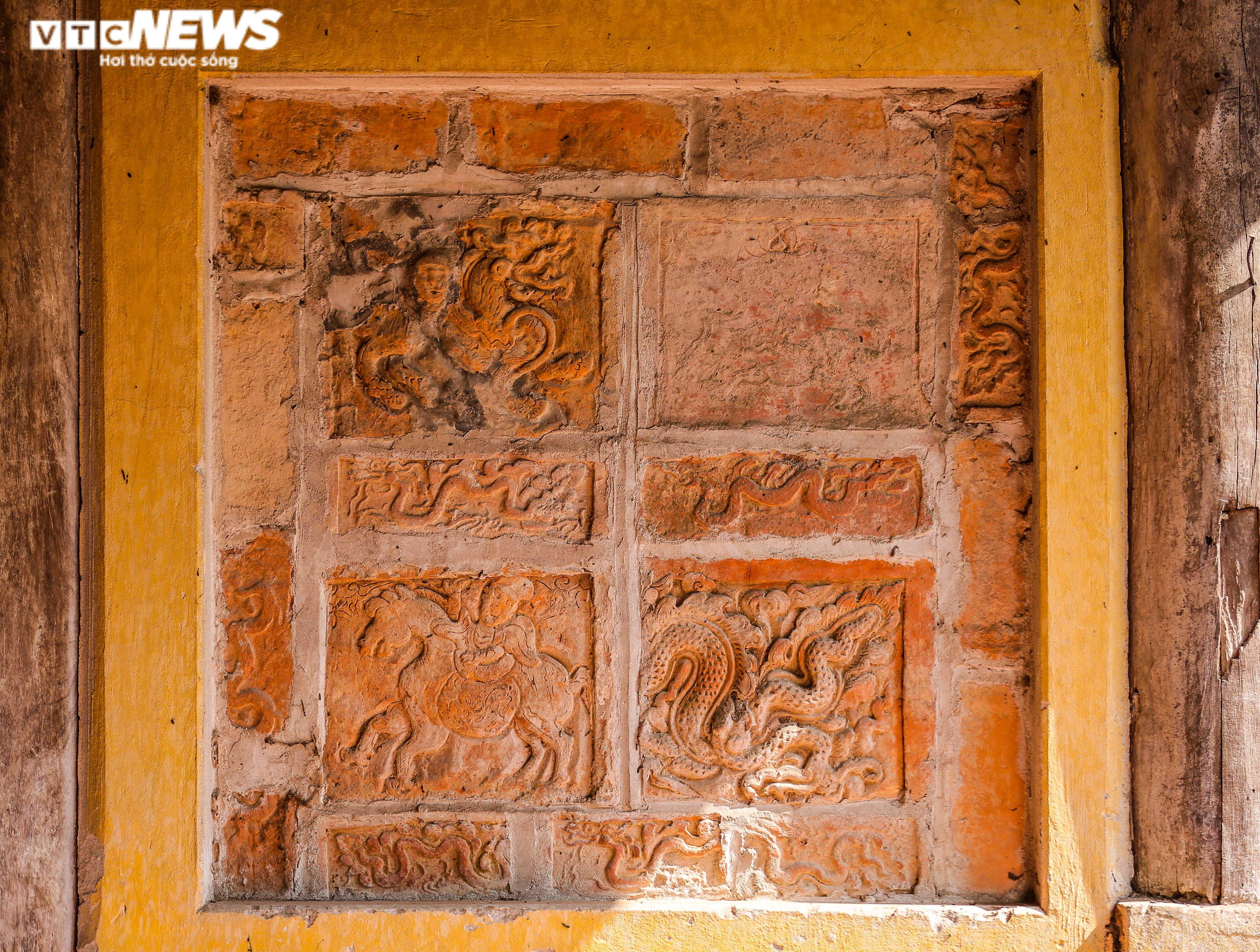 Ảnh: Ngôi chùa gần 700 năm ở Hà Nội nguy cơ sập đổ, dân không dám vào dâng hương - 14