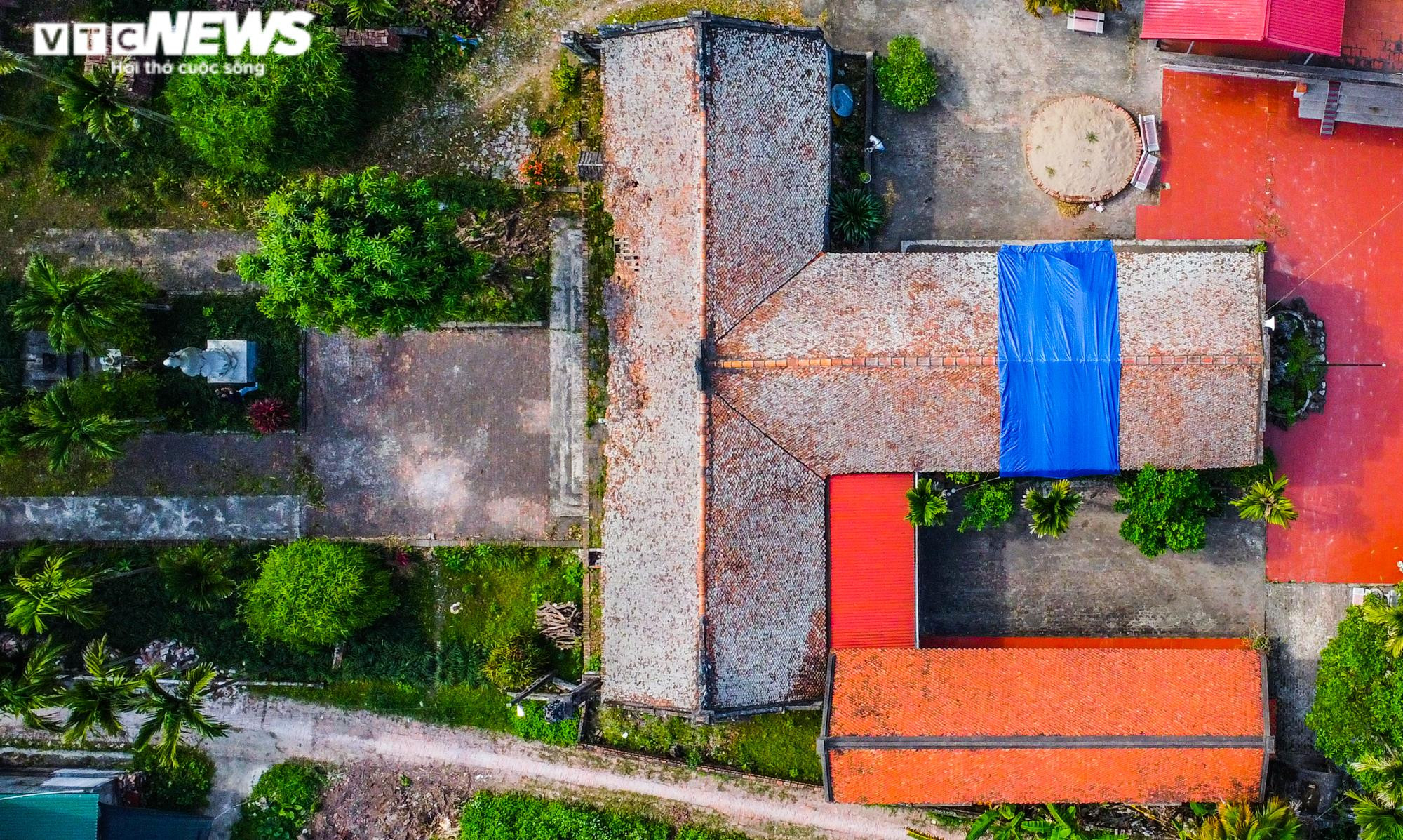 Ảnh: Ngôi chùa gần 700 năm ở Hà Nội nguy cơ sập đổ, dân không dám vào dâng hương - 1