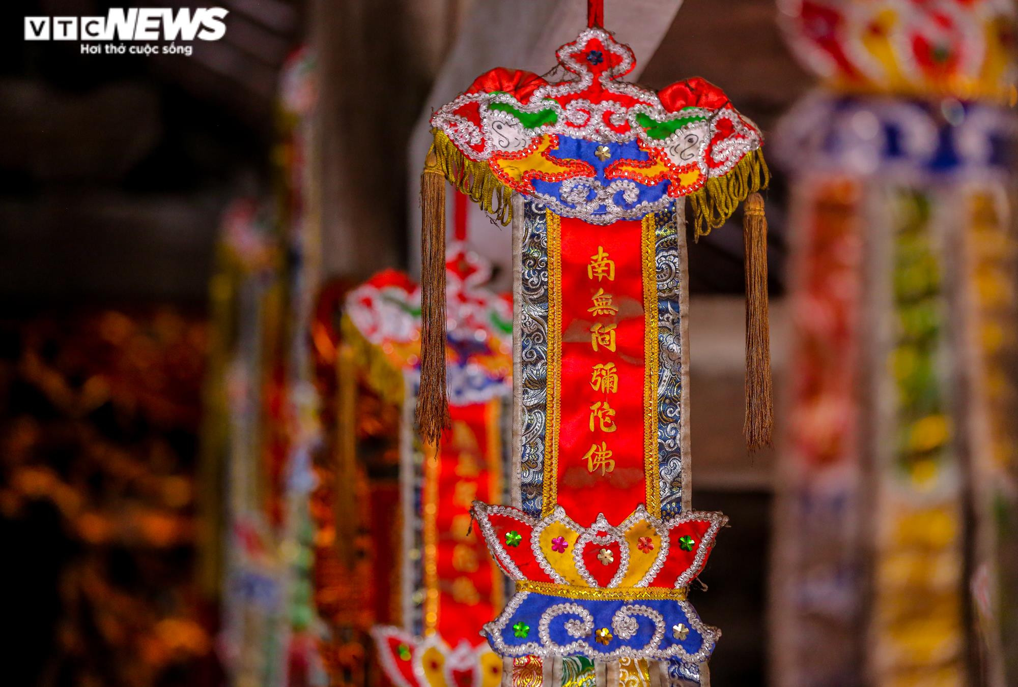 Ảnh: Ngôi chùa gần 700 năm ở Hà Nội nguy cơ sập đổ, dân không dám vào dâng hương - 21