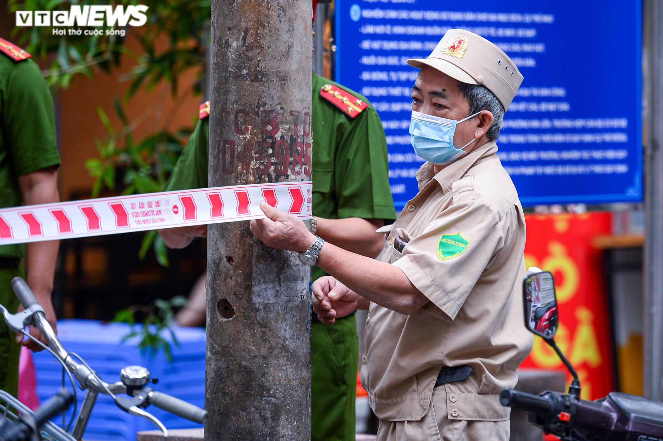 Ảnh: Hiện trường tang thương vụ cháy khiến 5 người chết ở Hà Nội - 5