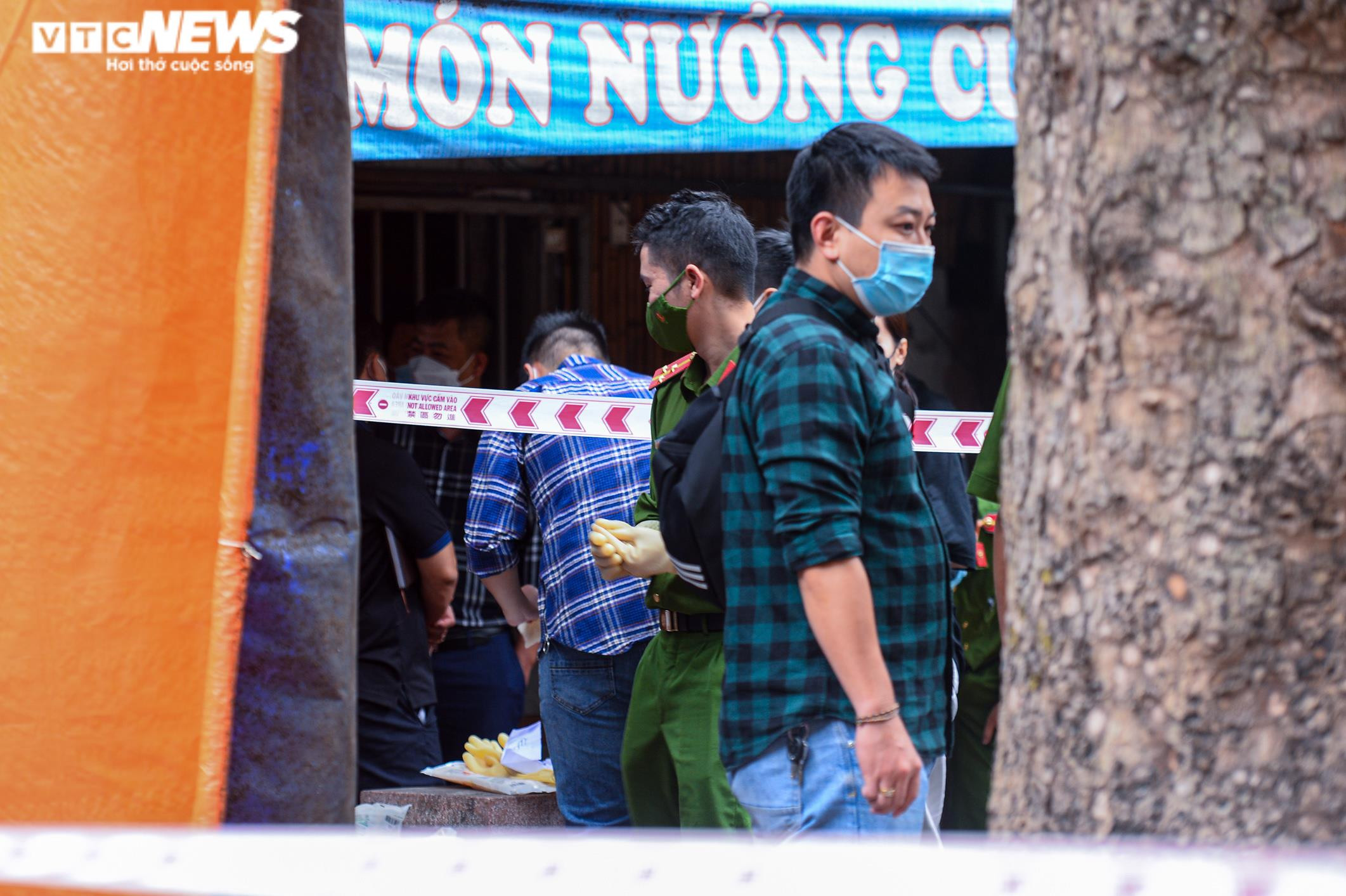 Ảnh: Hiện trường tang thương vụ cháy khiến 5 người chết ở Hà Nội - 10