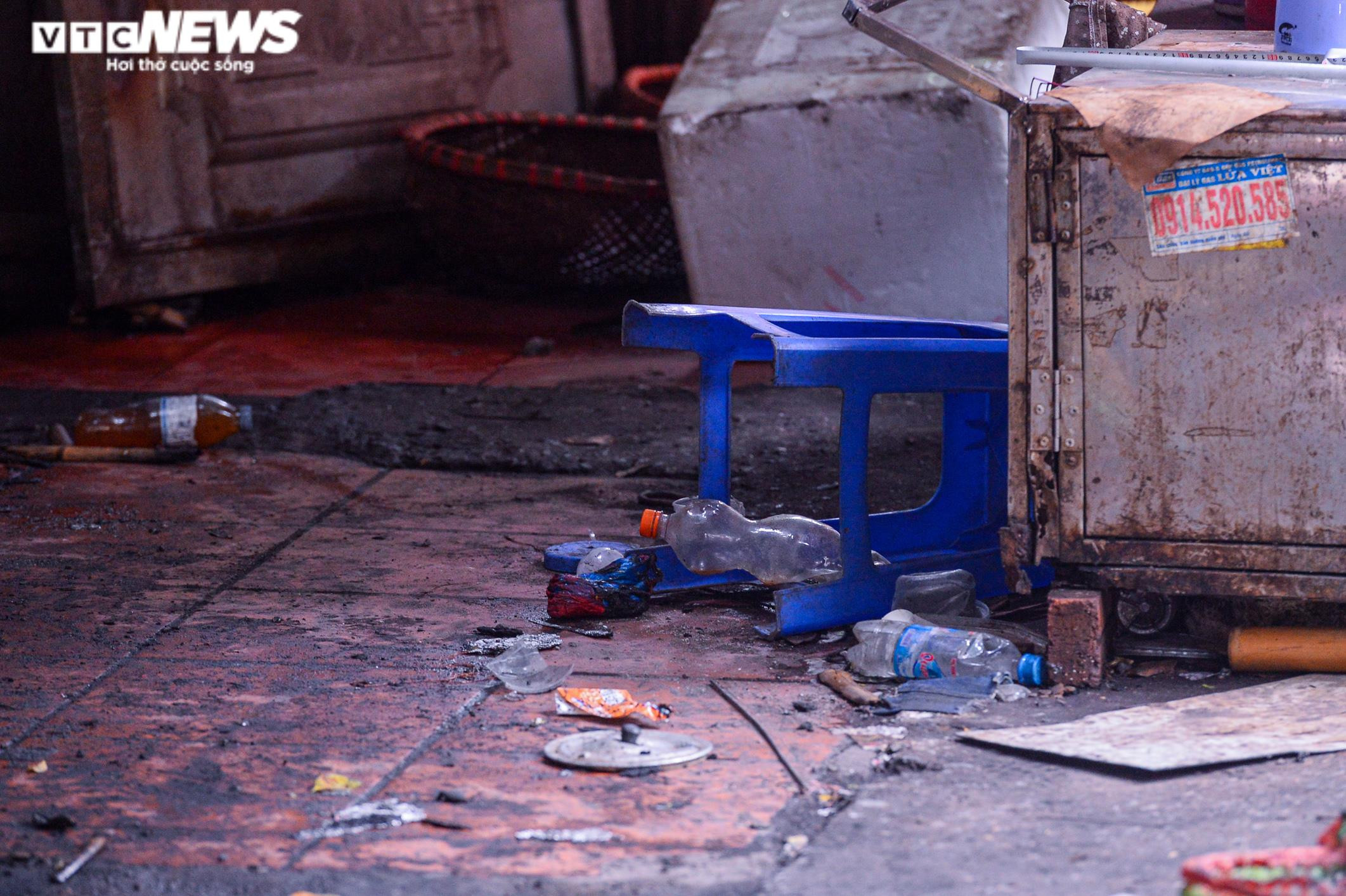Ảnh: Hiện trường tang thương vụ cháy khiến 5 người chết ở Hà Nội - 3