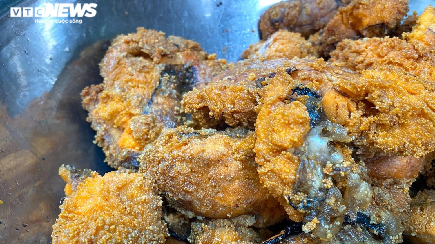 Quán bún đầu cá độc lạ, siêu hút khách ở Hà Nội - 4