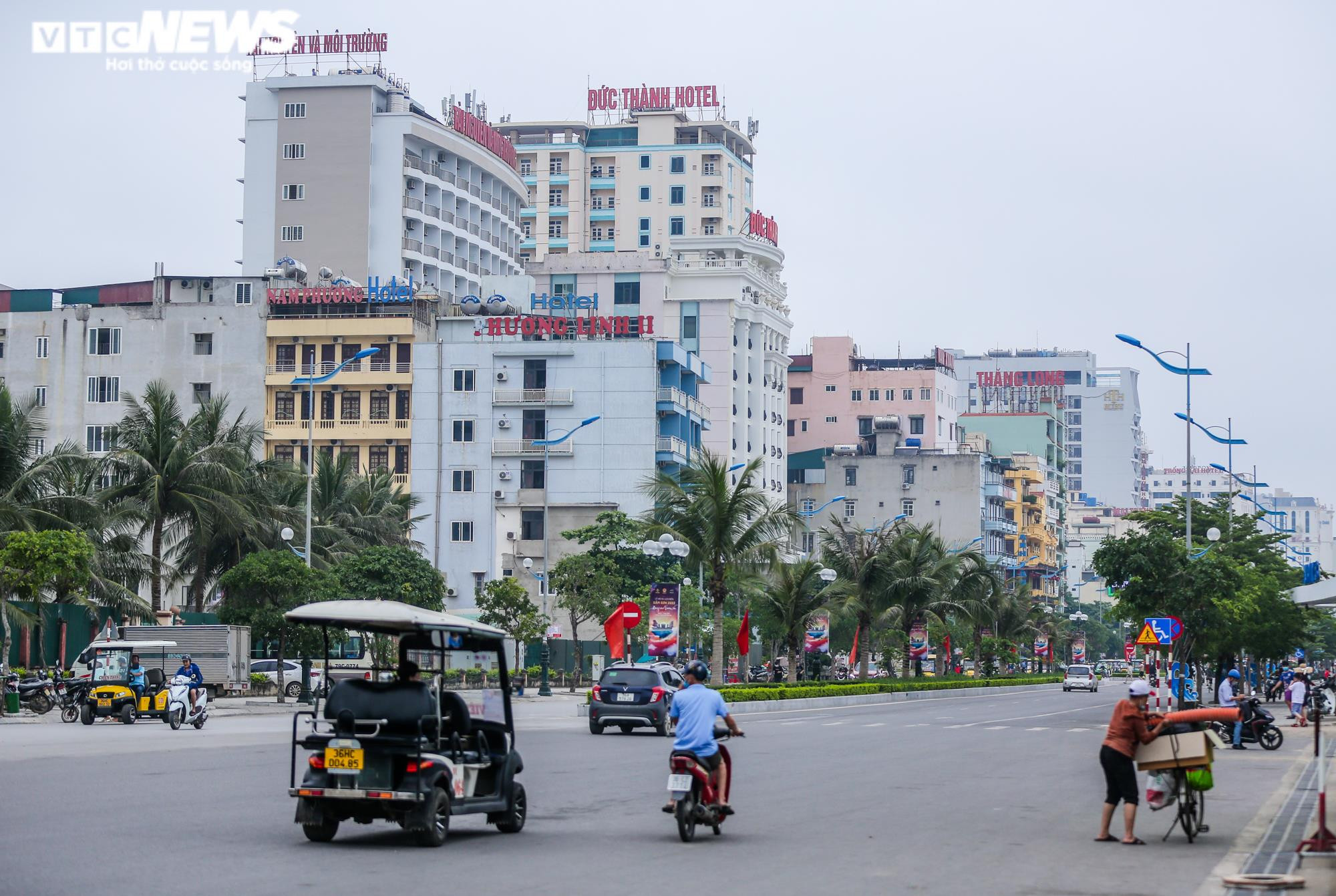 Ảnh: Nhiều khách sạn ế phòng, người kinh doanh ở Sầm Sơn lo lắng vì vắng khách - 1