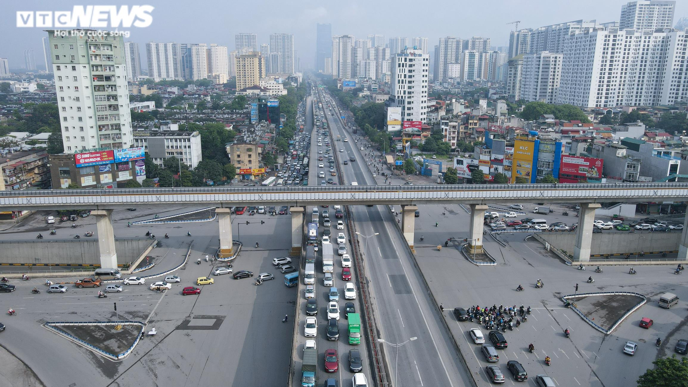 Người Thủ đô nườm nượp về quê, đường vành đai 3 tê liệt từ đêm 29 đến sáng 30/4 - 1