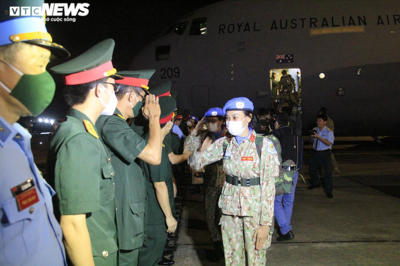 Các chiến sĩ mũ nồi xanh Việt Nam trở về từ Nam Sudan trong ngày đặc biệt - 7