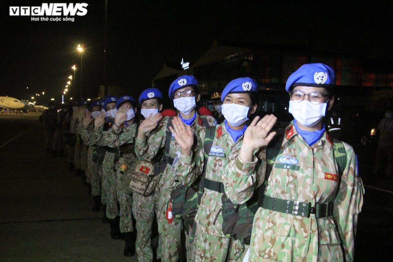 Các chiến sĩ mũ nồi xanh Việt Nam trở về từ Nam Sudan trong ngày đặc biệt - 17