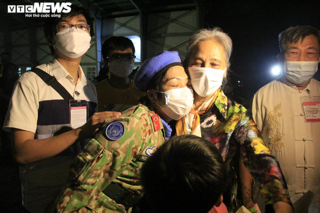 Các chiến sĩ mũ nồi xanh Việt Nam trở về từ Nam Sudan trong ngày đặc biệt - 21