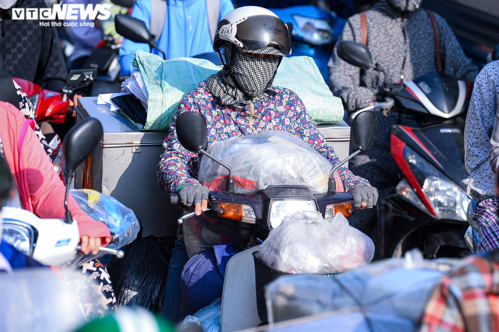 Ảnh: Cửa ngõ Hà Nội tắc không lối thoát trong ngày cuối cùng nghỉ lễ 30/4 - 6