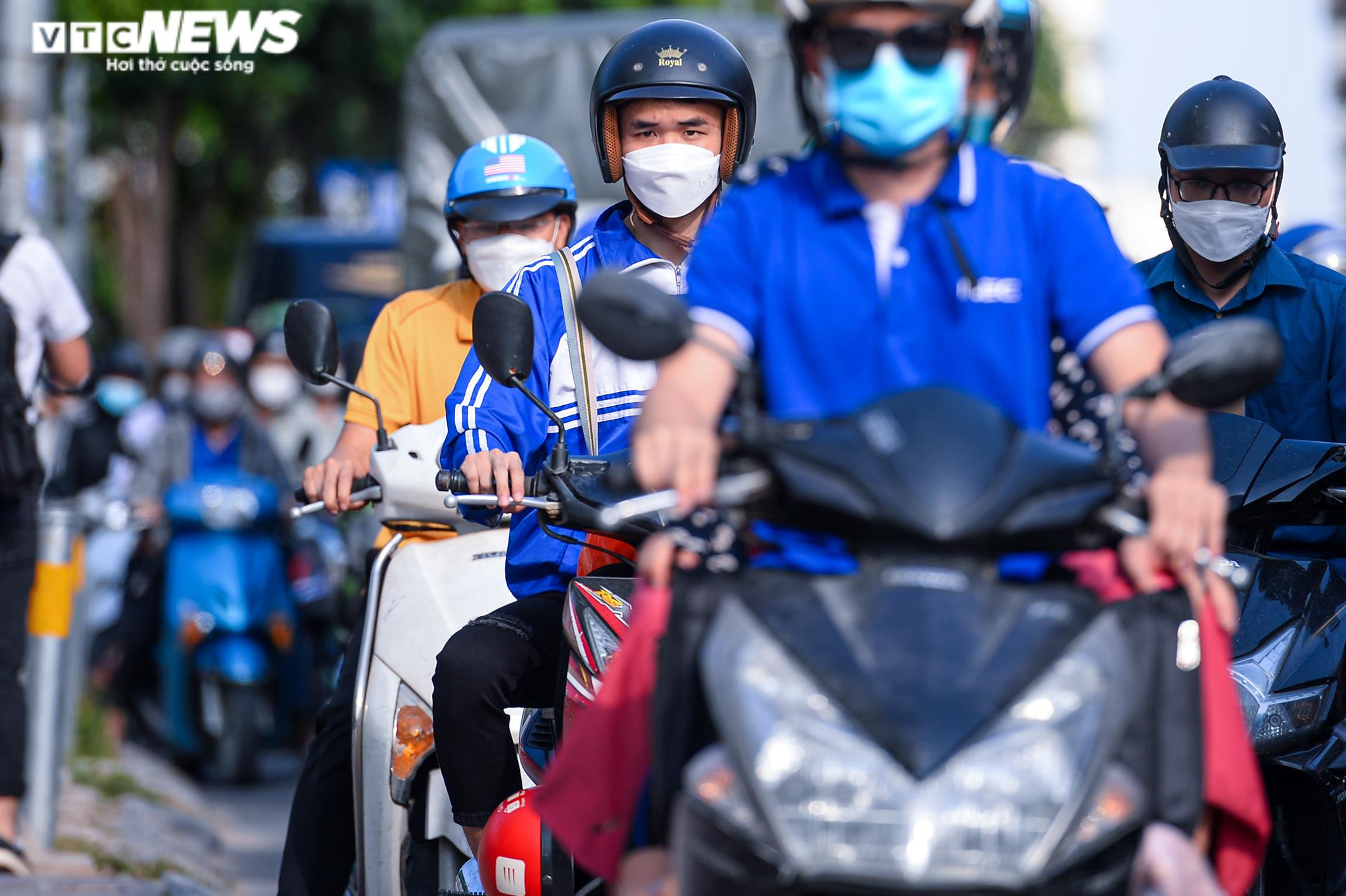 Ảnh: Cửa ngõ Hà Nội tắc không lối thoát trong ngày cuối cùng nghỉ lễ 30/4 - 4