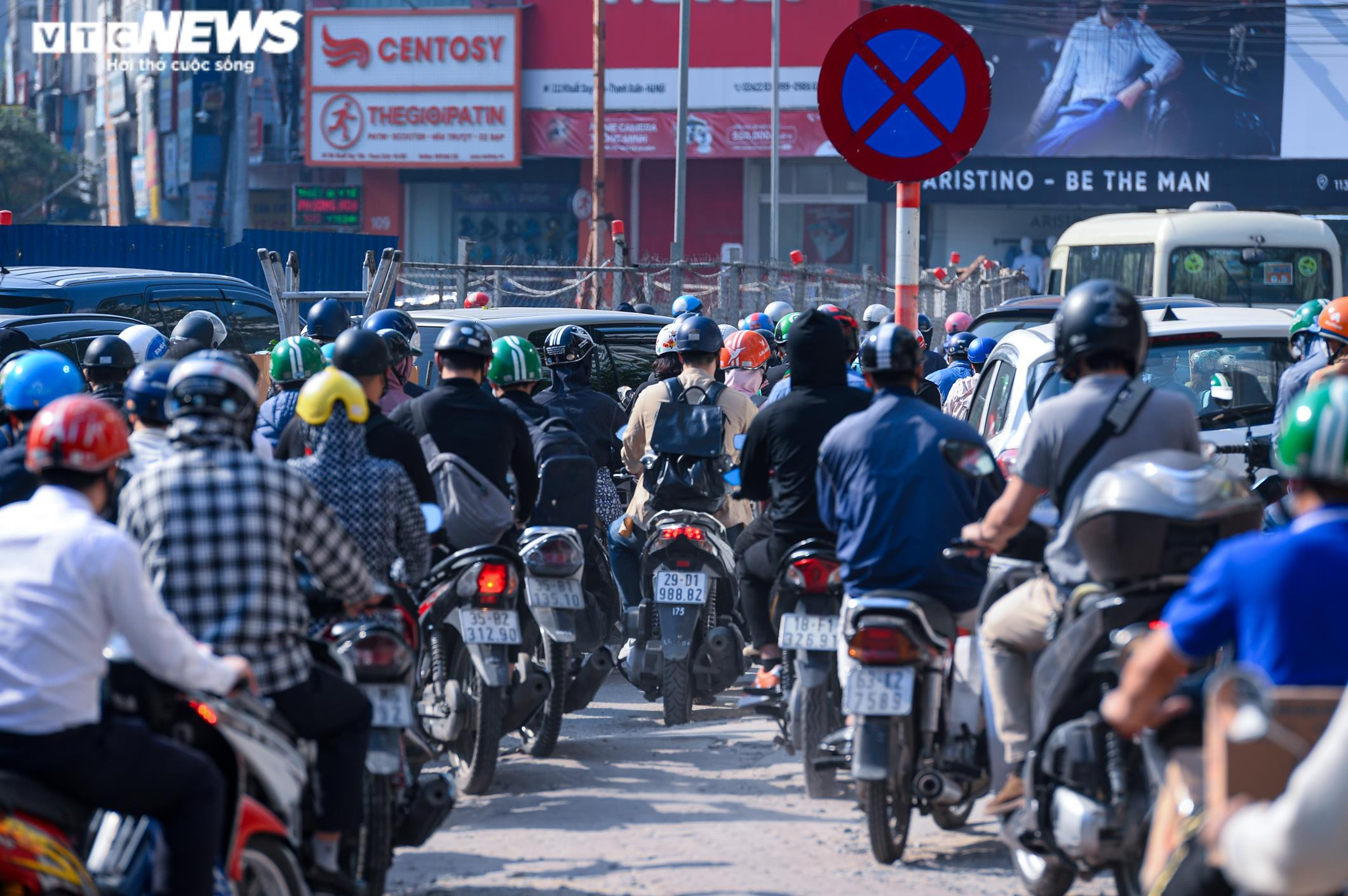 Hà Nội: Xe cộ đặc ken khắp các ngả trong ngày đầu đi làm sau nghỉ lễ - 12