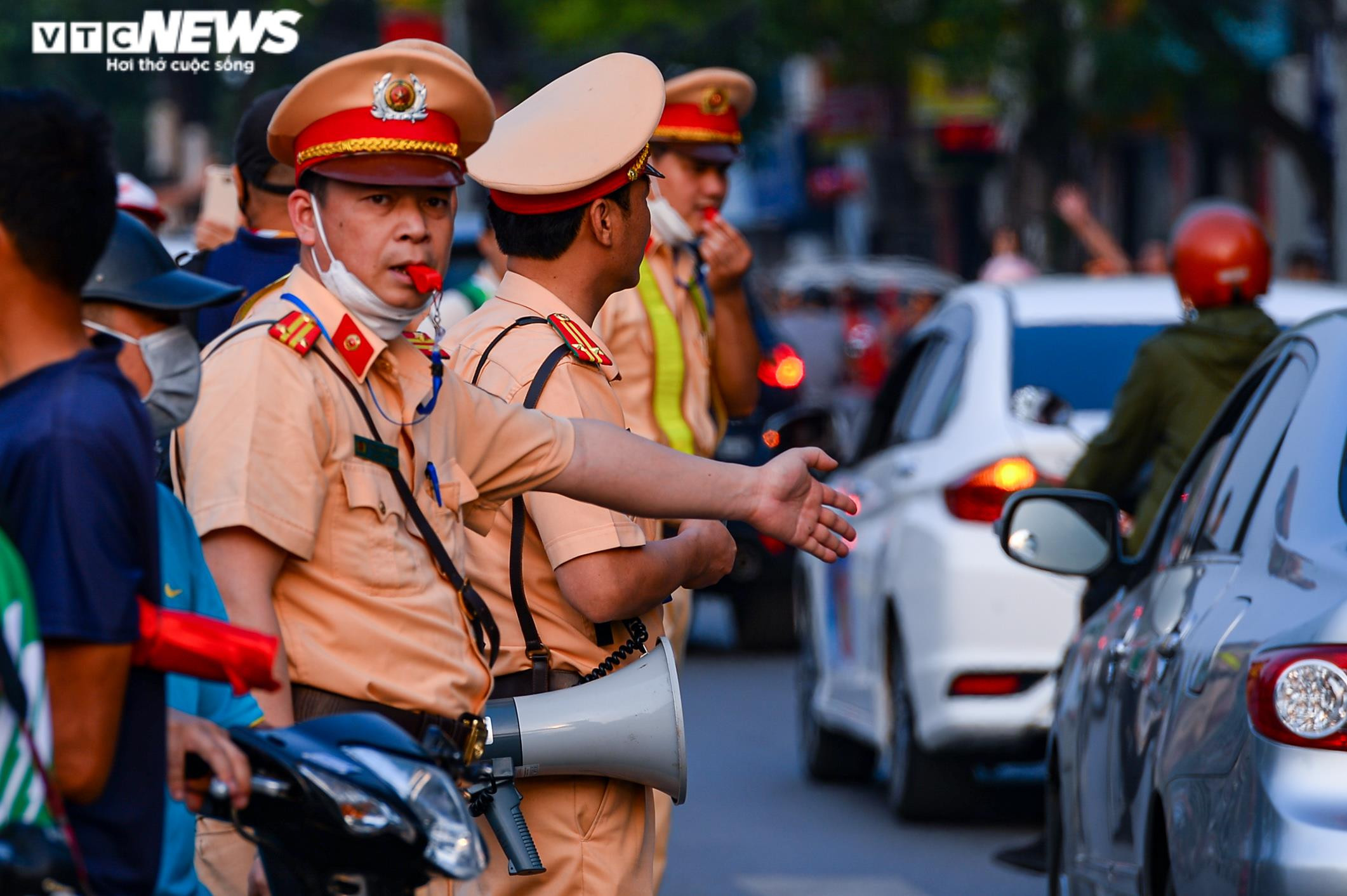 Ảnh: Vạn người đổ về sân Việt Trì cổ vũ U23 Việt Nam đại chiến U23 Indonesia - 5