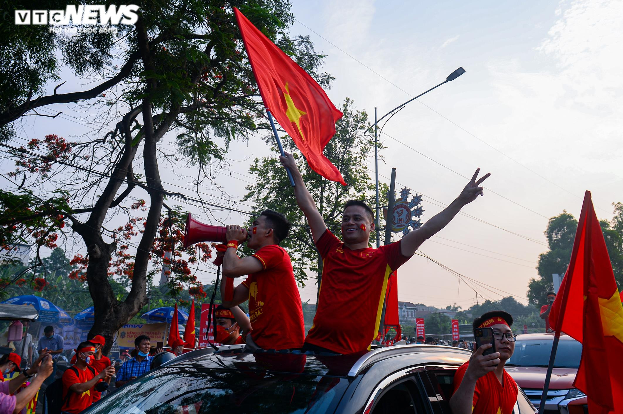 Ảnh: Vạn người đổ về sân Việt Trì cổ vũ U23 Việt Nam đại chiến U23 Indonesia - 4