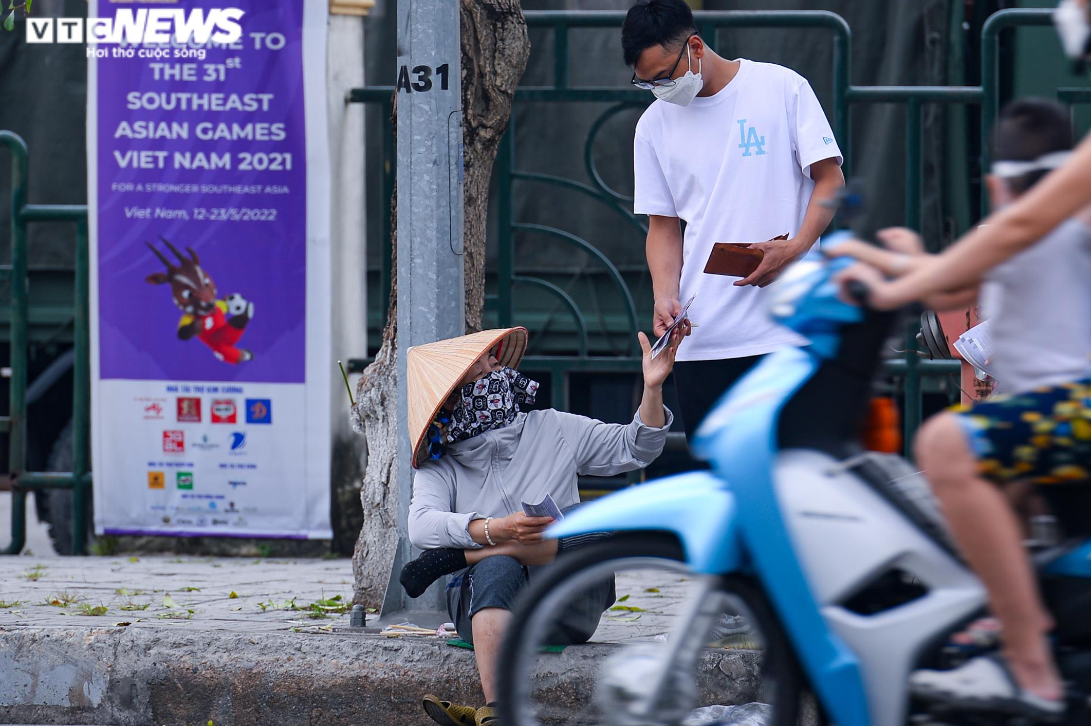 'Phe vé' đủng đỉnh chờ chốt lời, hét giá 4 triệu/cặp vé xem U23 Việt Nam - 5