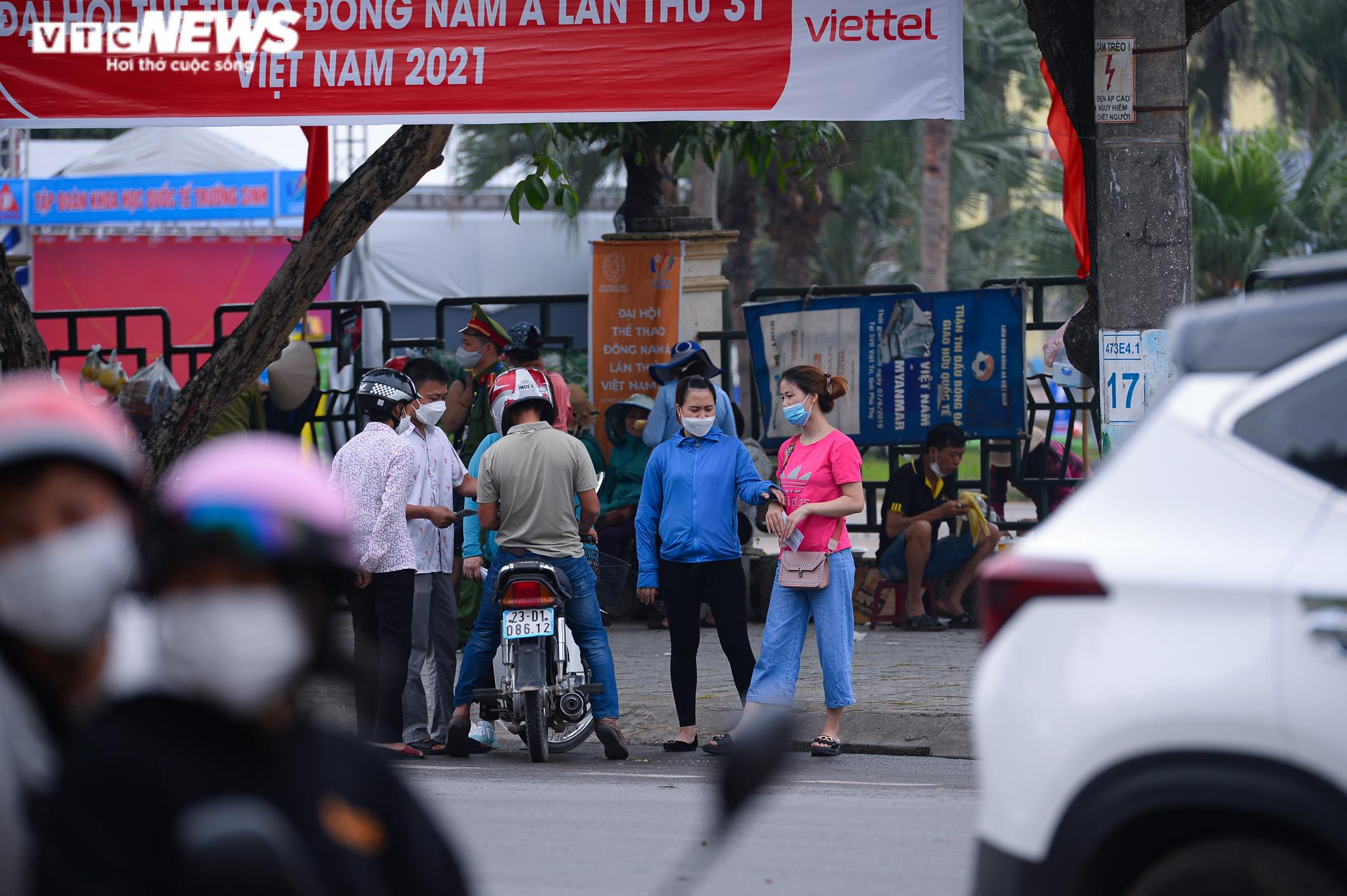 'Phe vé' đủng đỉnh chờ chốt lời, hét giá 4 triệu/cặp vé xem U23 Việt Nam - 9