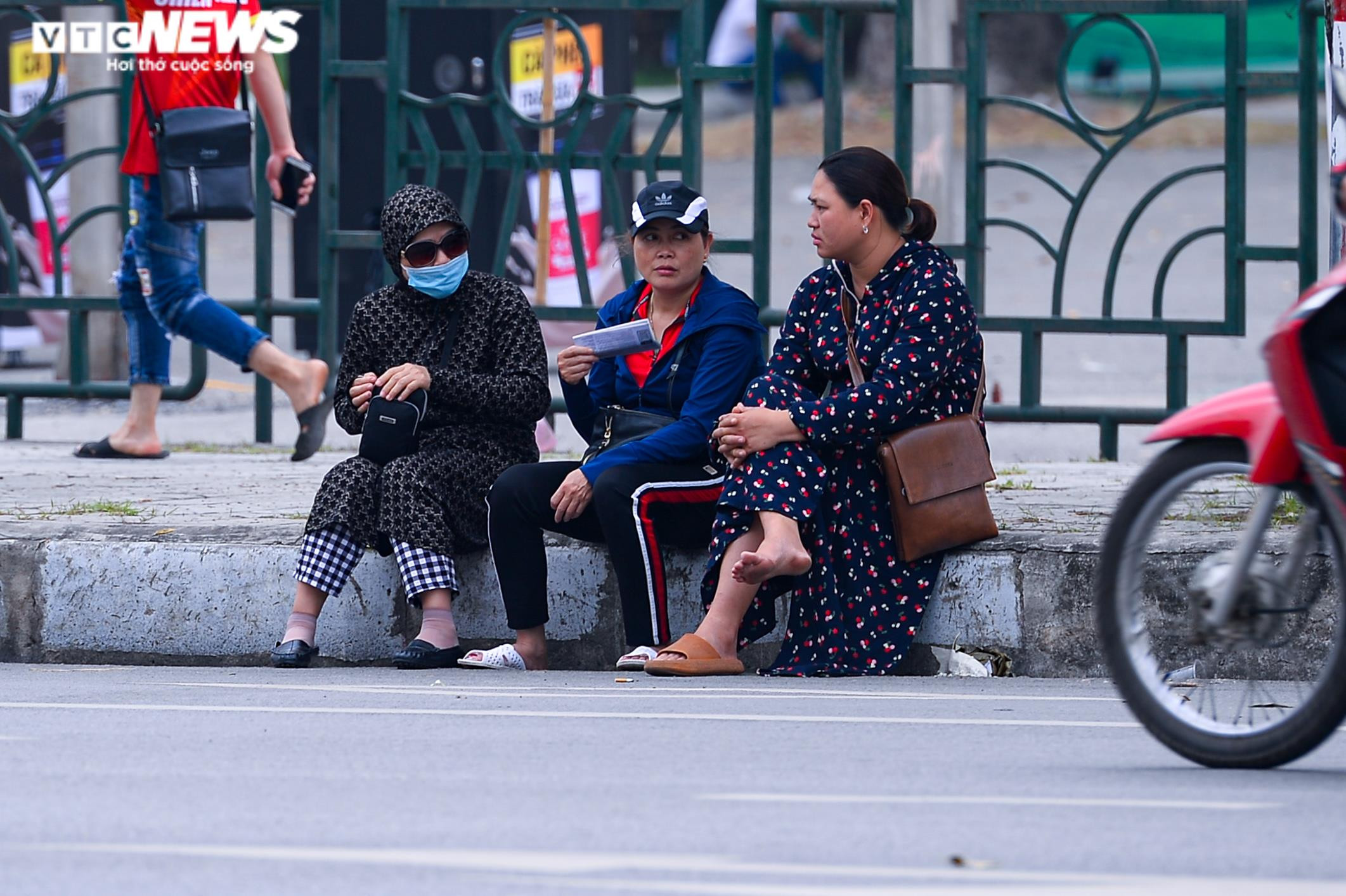 'Phe vé' đủng đỉnh chờ chốt lời, hét giá 4 triệu/cặp vé xem U23 Việt Nam - 3