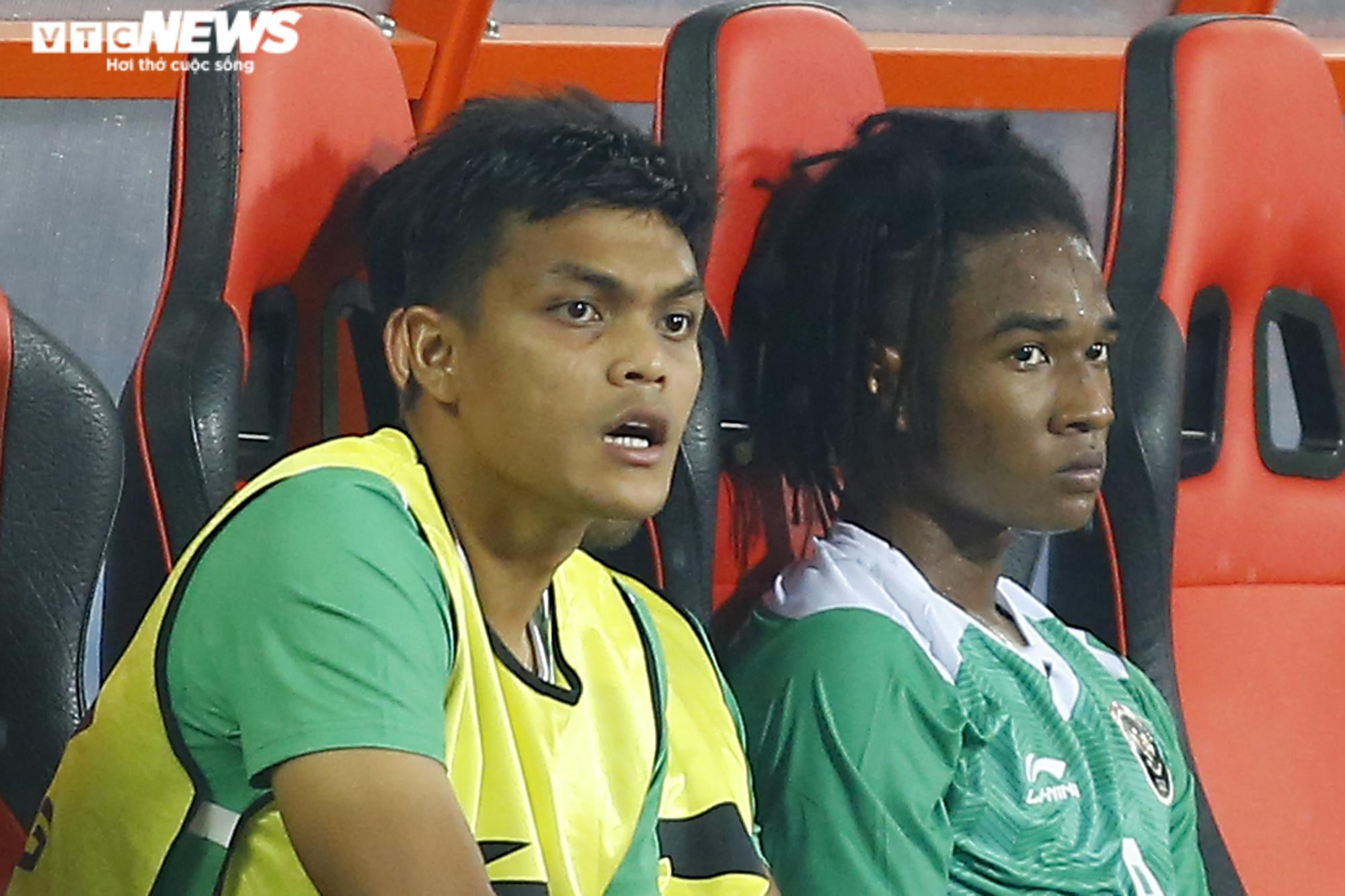 U23 Việt Nam 'thêu hoa dệt gấm', cầu thủ U23 Indonesia thẫn thờ - 6